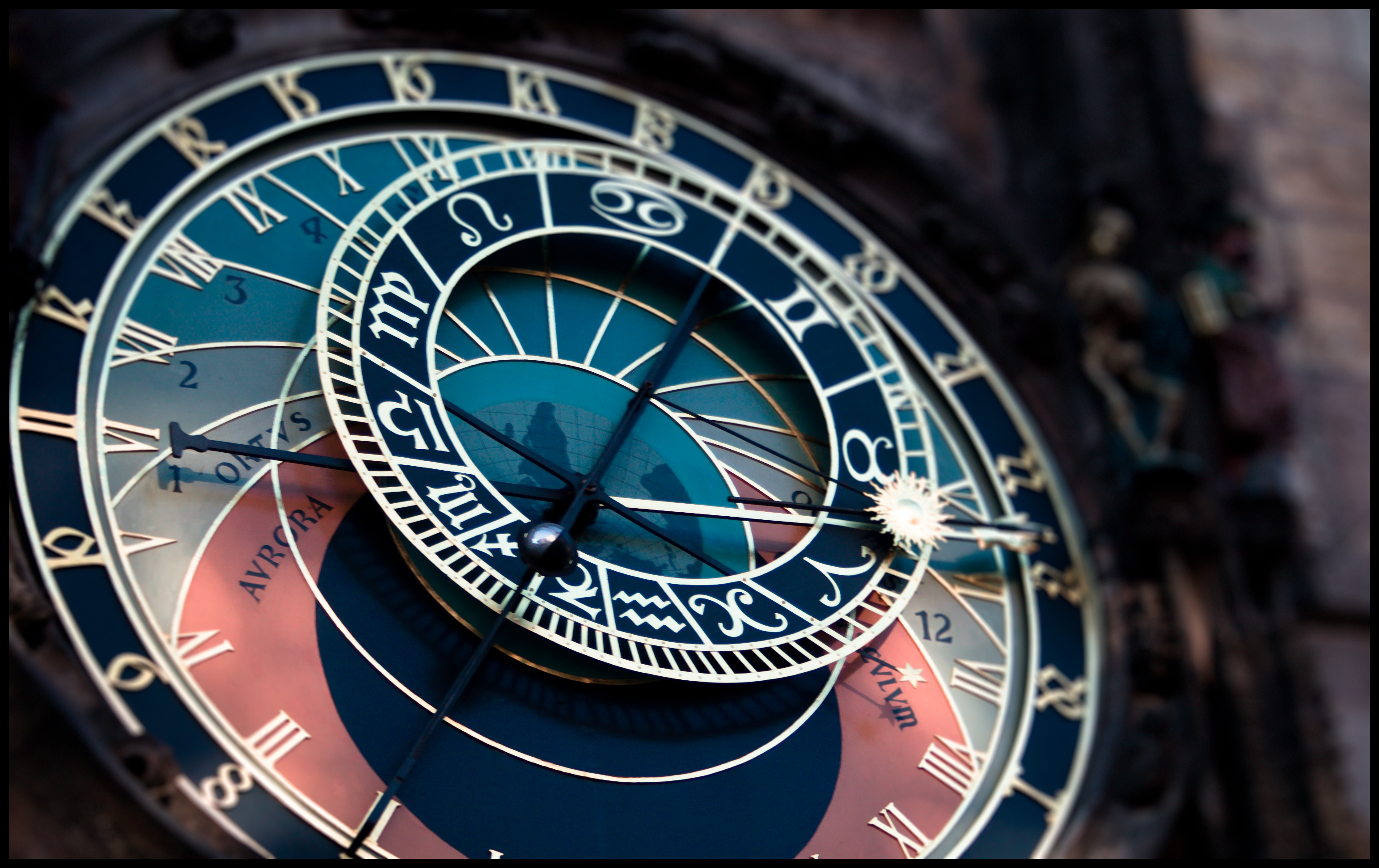 Astrological clock with the sun between Aries and Taurus